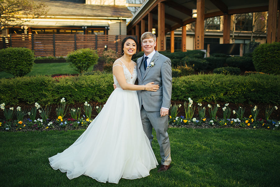 outdoor wedding couple